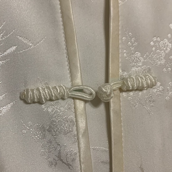 Gorgeous Asian top - Picture 3 of 6